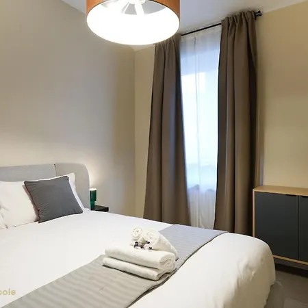 White Oasi, Trilocale A Turin