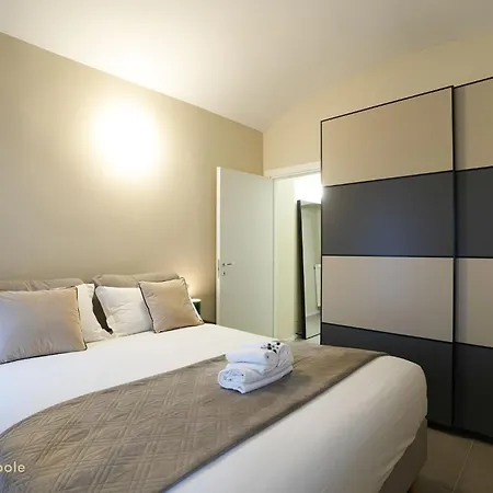 White Oasi, Trilocale A Turin